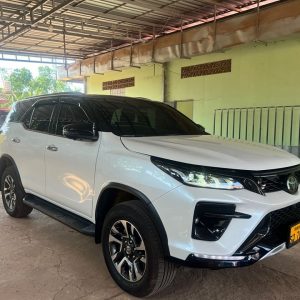 Fortuner LEGENDER ຟໍຈູນເນີ ລີເຈັນເດີ ປີ23-24 ໂອໂຕ ໂຟວິນ ຊ້າຍເດີມ ສູນລາວ