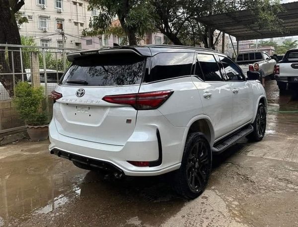 FORTUNER GR ຟໍຈູນເນີ ຈີອາ ລຸ້ນທັອບ ປີ2024 ໂອໂຕ ໂຟວິນ4X4 ຍ້າຍ - Image 3