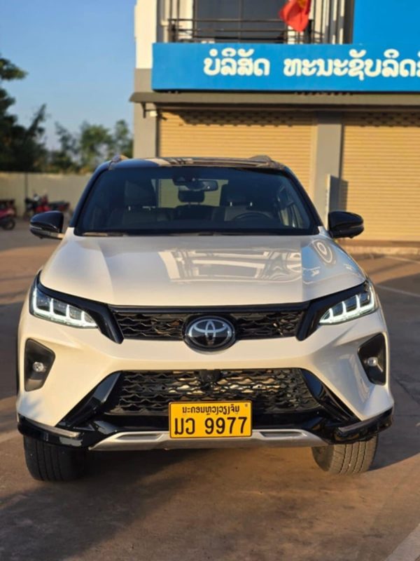 Fortuner LEGENDER ຟໍຈູນເນີ ລີເຈນເດີ ປີ 2023 ໂອໂຕ ໂຟວິນ ຊ້າຍເດີມສູນລາວ - Image 2