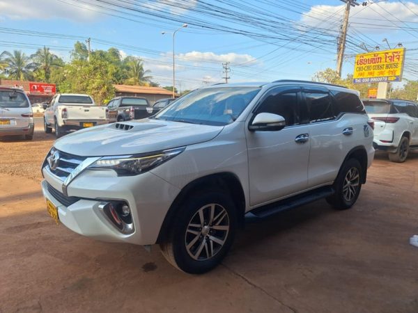 FORTUNER ຟໍຈູນເນີ ປີ2017 ໂຟວິນ4X4 ຊ້າຍເດີມສູນລາວ - Image 4