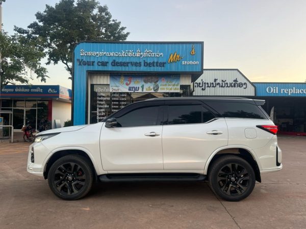 FORTUNER GR ຟໍຈູນເນີ ຈີອາ ລຸ້ນທັອບ ປີ2024 ໂອໂຕ ໂຟວິນ4X4 ຍ້າຍ - Image 9