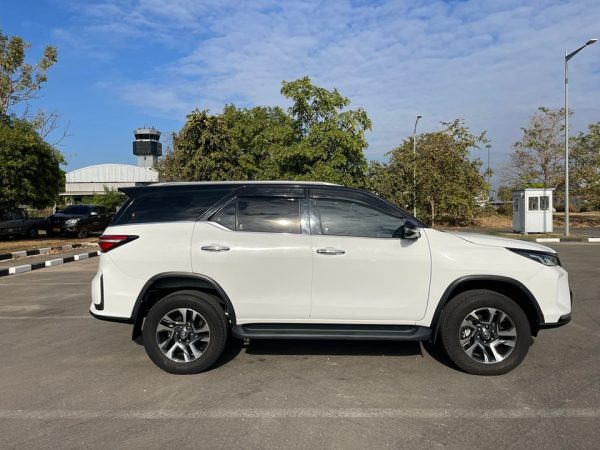 Fortuner LEGENDER ຟໍຈູນເນີ ລີເຈັນເດີ ມື1 ປີ2024 ໂອໂຕໂຟວິນ - Image 3