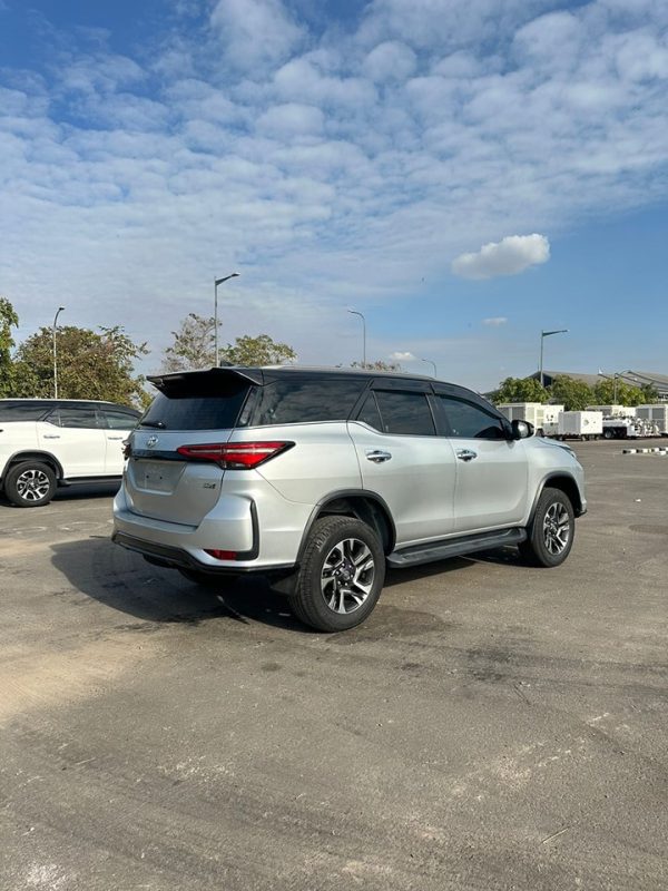 Fortuner LEGENDER ຟໍຈູນເນີ ລີເຈັນເດີ ມື1 ປີ2024 ໂອໂຕໂຟວິນ ສີປອນ - Image 8