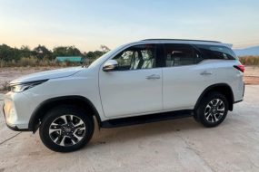 FORTUNER LEGENDER ຟໍຈູນເນີ ລີເຈັນເດີ ມື1 ປີ2024 ໂຟວິນ4X4 ຊ້າຍເດີມ