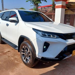 FORTUNER LEGENDER ຟໍຈູນເນີ ລີເຈັນເດີ ປີ 22ນຳໃຊ້ 23 ໂຟວິນ4X4 ຊ້າຍເດີມ