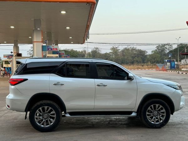 FORTUNER ຟໍຈູນເນີ ປີ22 ນຳໃຊ້23 ໂອໂຕກະເທີຍ ອັອບຊັນເຕັມ - Image 6