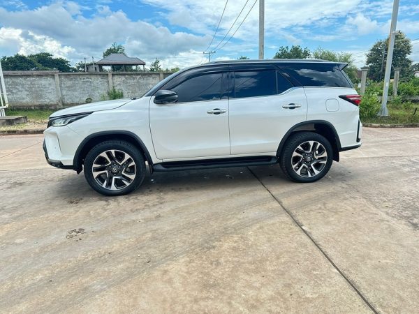 Fortuner LEGENDER ຟໍຈູນເນີ ລີເຈັນເດີ ໂຕທັອບສຸດ ປີ2023 ໂອໂຕ #ໂຟວິນ4x4 - Image 4